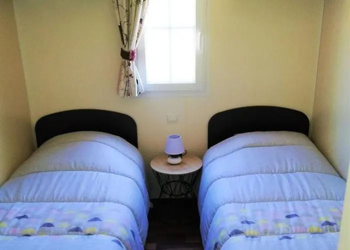 Mobilhome Dans Site De Gorge Vent A *